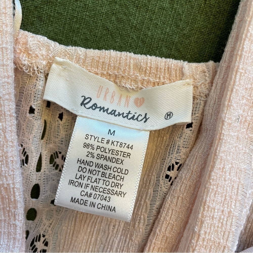 *Urban Romantics Cream Crop top Med - Picture 3 of 6